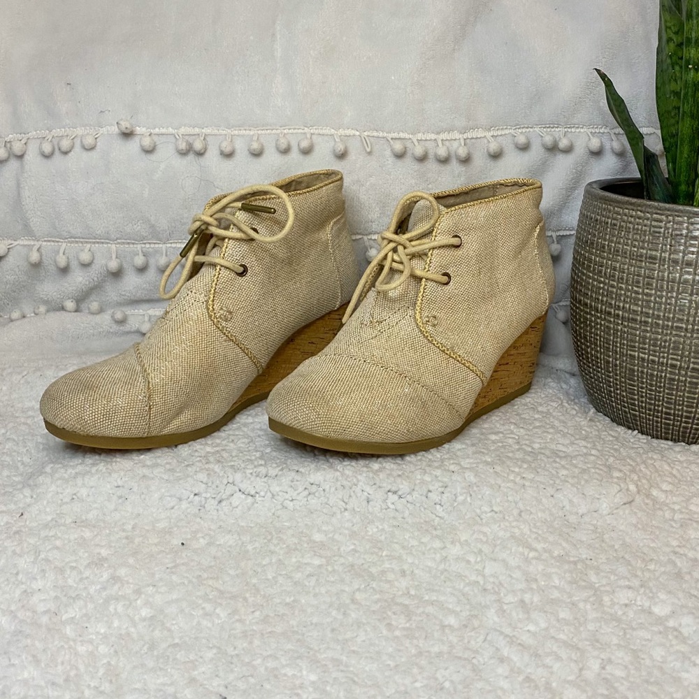 Toms Lace Up Booties